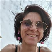 Docente di spagnolo impartisce lezioni private a ragazzi di scuola media e superiore